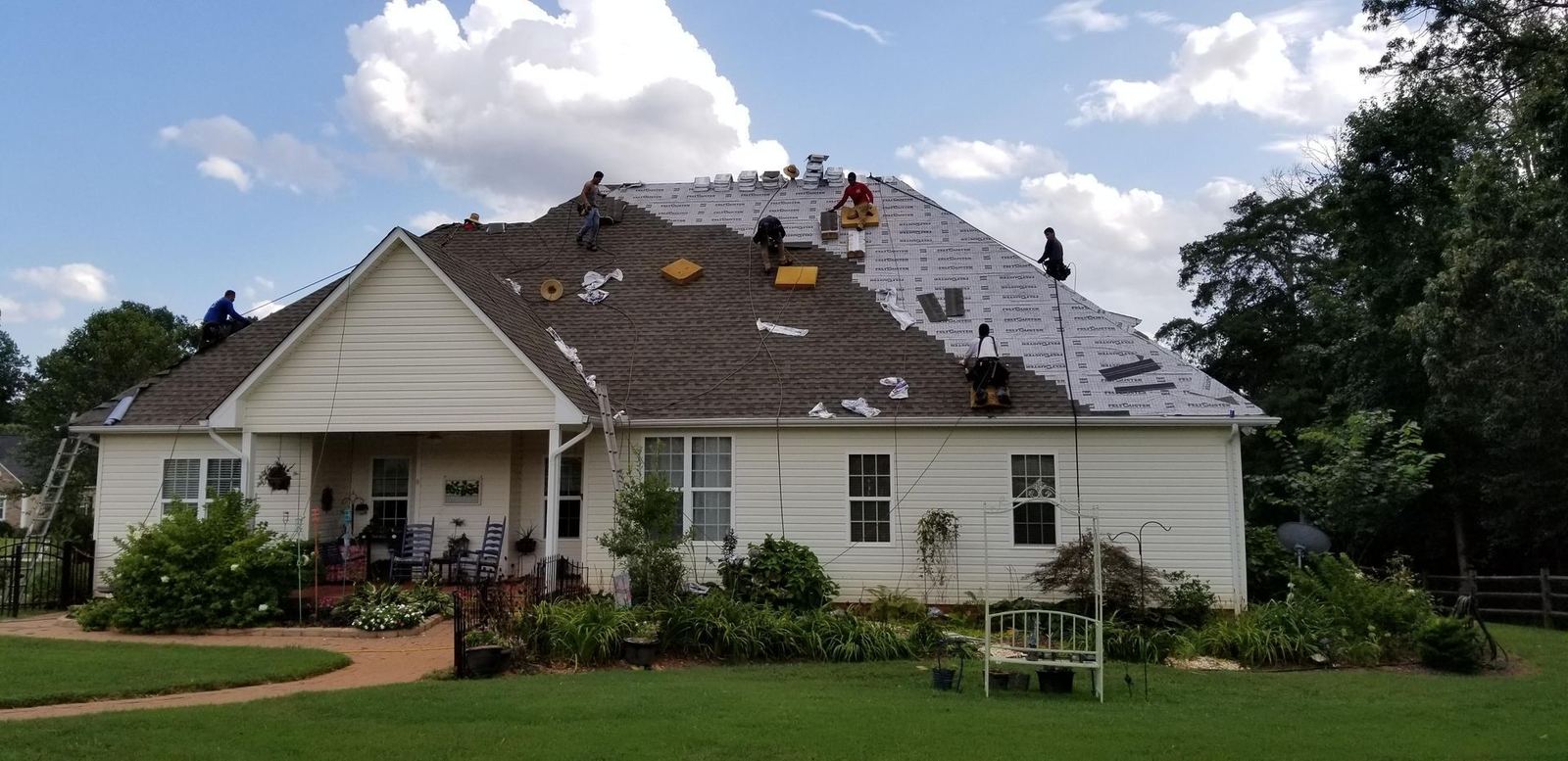 Completed architectural shingle roof on a Denver NC home